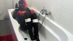 Amateur wild chick solo masturbation