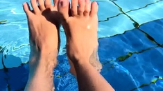 Amateur Foot Fetish Girlfriend Sucks and gives a Footjob