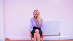 amateur blonde solo webcam