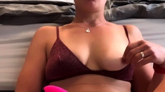 Sexy hottie Anetta Keys enjoys a solo toy masturbation