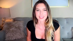 Close up MILF masturbation