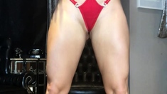 Alluring Blonde Babe with Pink Pussy Masturbate on Cam