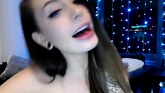 Brunette Solo Webcam Masturbation