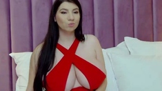 Hot amateur shakes her big boobs