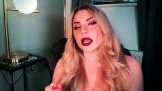 Goddess Blonde Kitty - Lipstick Try On Haul