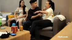 Amateur teens threesome