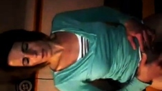 Deutsche Amateurin Masturbiert Im Stehen Alleine