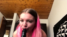 Thick White Girl Gives Epic Throatjob on Webcam